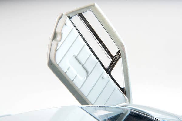 LV-N Lamborghini Countach 25th Anniversary (White) Tomytec Auto a Escala Diecast - Imagen 9