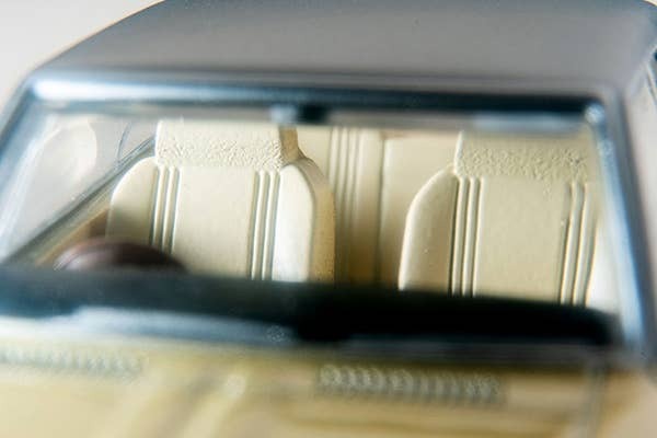 LV-192B Toyopet Crown Hardtop Super Deluxe 70 Years (Gold / Black) Tomytec Auto a Escala Diecast - Imagen 9