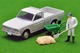LV-195c Datsun Truck 1300 Deluxe (White) with Figure Tomytec Auto a Escala Diecast miniatura 2