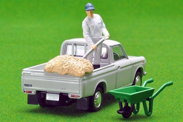 LV-195c Datsun Truck 1300 Deluxe (White) with Figure Tomytec Auto a Escala Diecast - Imagen 3