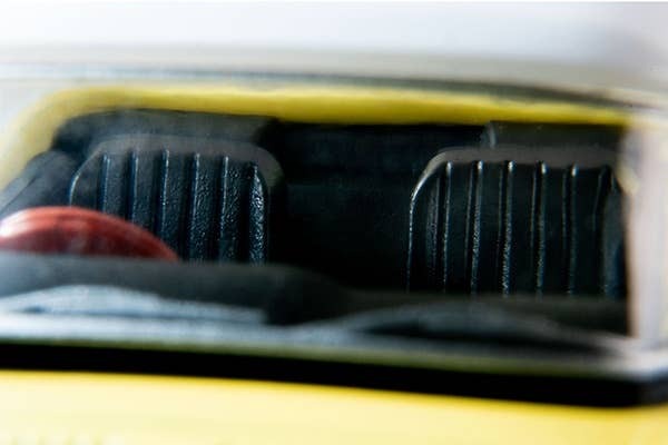 LV-200b Honda S800 Closed Top (Yellow) Tomytec Auto a Escala Diecast - Imagen 9