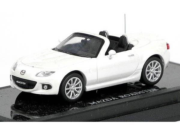 Mazda Roadster RS (2013) Crystal White Pearl Mica Oversteer Auto a Escala Diecast - Imagen 3