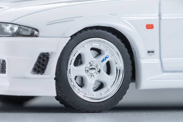 LV-N305d NISMO 400R (White) Tomytec Auto a Escala Diecast - Imagen 7
