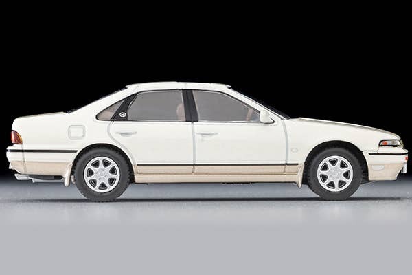 LV-N319c Nissan Cefiro Town Ride SV (White/Beige) 1991 Tomytec Auto a Escala Diecast - Imagen 4