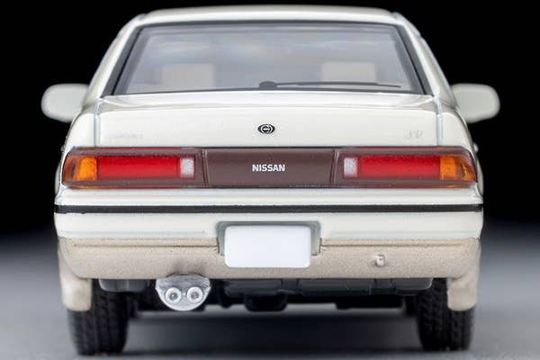 LV-N319c Nissan Cefiro Town Ride SV (White/Beige) 1991 Tomytec Auto a Escala Diecast - Imagen 6