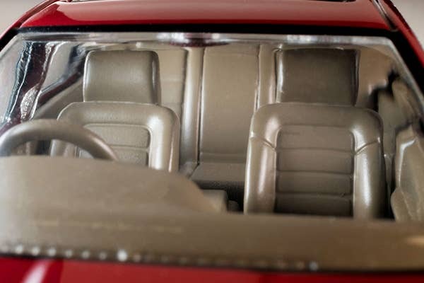 LV-N319d Nissan Cefiro Town Ride N (Wine Red) 1991 Tomytec Auto a Escala Diecast - Imagen 8