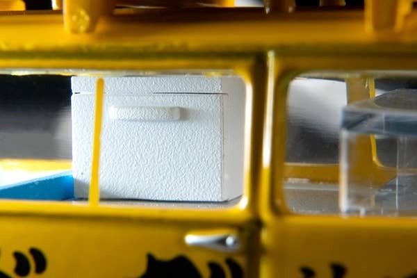 LV-201a Subaru Sambar Light Van Hot Dog Shop (Yellow / Black) with Figure Takara Tomy Auto a Escala Diecast - Imagen 10
