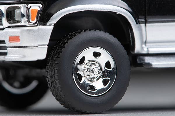 LV-N255c Toyota Hilux 4WD Pickup Double Cab SSR-X Optios (Black / Silver) 95 Tomytec Coleccionable - Imagen 6